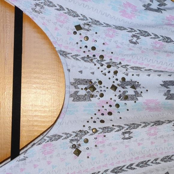 dELiA scoop neck crop top - Picture 2 of 5